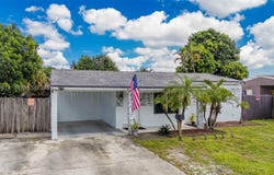 6771 Harding St, Hollywood, FL 33024