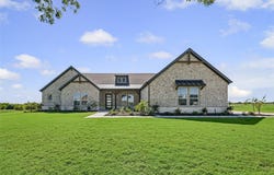 205 Cobb Road, Leonard, TX 75452