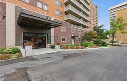 310 W 49 Street, Kansas City, MO 64112