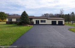 125 Clearview Road, Long Pond, PA 18334