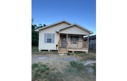 812 N King Street, Alice, TX 78332