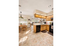 905 WICKETRUN Drive, BRANDON, FL 33510