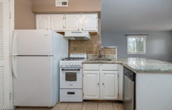 2 Alta Ct W, Vernon Twp., NJ 07462-5584