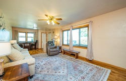 6 W Meadow Lane, Marshalltown, IA 50158