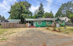 224 5TH St, Dillard, OR 97432