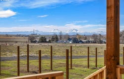 512 SW 6th St, Metolius, OR 97741
