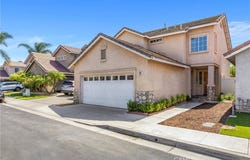 921 Blossomcreek Ln, Corona, CA 92878