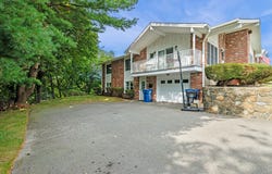 11 Mooney Rd, Salem, MA 01970