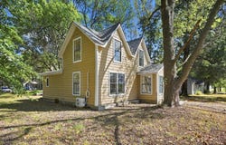1402 Poplar Street, Lamar, MO 64759