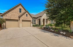 582 Peakside Cir, Dripping Springs, TX 78620
