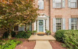 197 Valley View Dr, Rostraver, PA 15012
