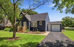 14357 Knox Avenue, Midlothian, IL 60445