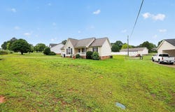 2202 Rolling Green Rd, Anderson, SC 29621