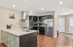 949 Ridgefield Lane, Wheeling, IL 60090