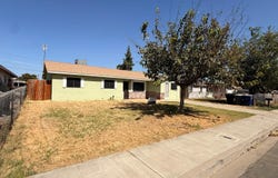 10840 Beverly Drive, Hanford, CA 93230