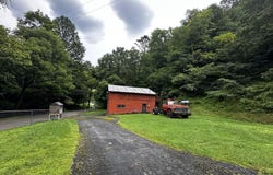 2420 Wolfpit Br Rd, Elkhorn City, KY 41522