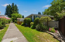 3 Laguna Seca Court, St. Helena, CA 94574