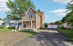 202 W 3rd Street, Waunakee, WI 53597-1383