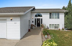 917 2nd Ave, Kenmare, ND 58746