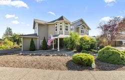 997 KRISTA Ln, Brookings, OR 97415