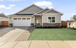 1240 Lighthouse Ln, Brookings, OR 97415