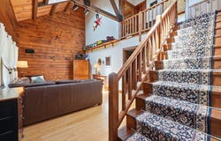 15 Thompson Rd, Hubbardston, MA 01452