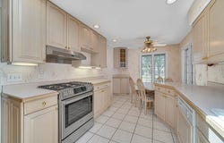 495 E Park Manor Court, Elmhurst, IL 60126