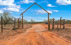 2280 County Road 117, Nixon, TX 78140