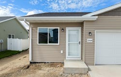 1568 47th Loop SE, Minot, ND 58701