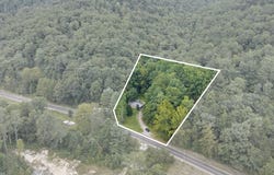 6026 State Highway 221, Bledsoe, KY 40810