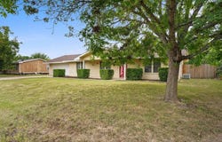 118 Cypress Falls Dr, Ingram, TX 78028