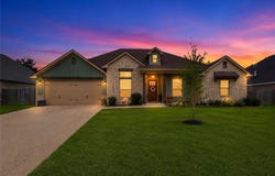 3320 Stoneleigh Road, Bryan, TX 77808
