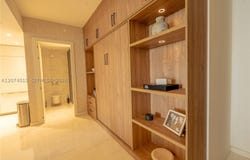 300 Biscayne Boulevard Way, Miami, FL 33131