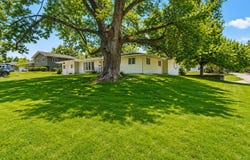 704 E Monroe Street, Mount Ayr, IA 50854