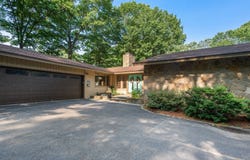 90 Aylesbury Road, Worcester, MA 01609