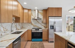 402 Shiny Mountain Court, Greentown, PA 18426