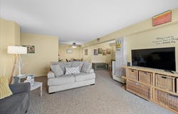 2211 S Stewart Avenue S, Lombard, IL 60148