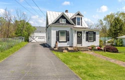 130 Charleston St, Esperance, NY 12066