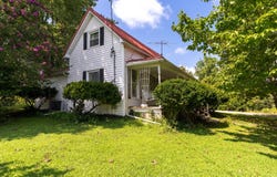 200 Crestview Drive, Dongola, IL 62926