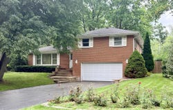 926 Valley Road, Lake Forest, IL 60045
