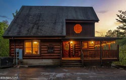 2140 Bear Haven Way, Sevierville, TN 37876