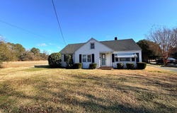 22 JACKSON ST, ONANCOCK, VA 23417