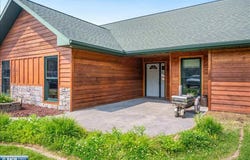 3155 Poplar Rd, Duluth, MN 55804