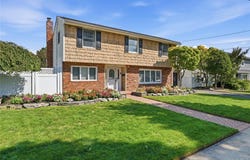 195 N Utica Avenue, Massapequa, NY 11758