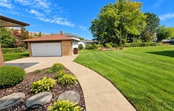 6877 Day Drive, Parma, OH 44129