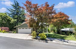 1105 SW 10TH Dr, Gresham, OR 97080
