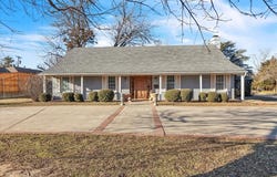 1801 Drakestone Avenue, Nichols Hills, OK 73120