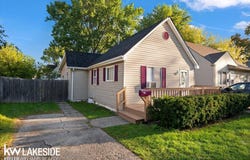 8439 Continental Avenue, Warren, MI 48089