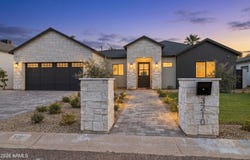 3210 E OREGON Avenue, Phoenix, AZ 85018