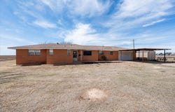 1102 SW 8th St, Lockney, TX 79241